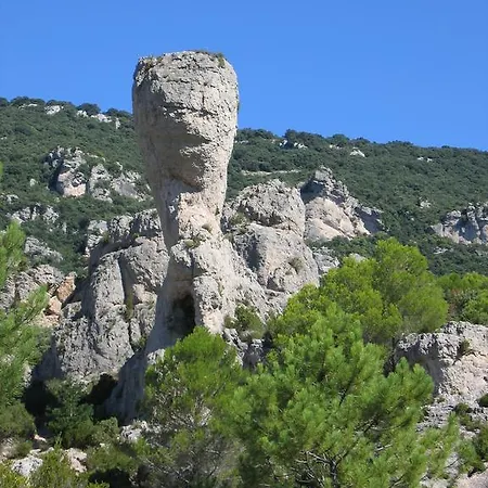 בית נופש Du Salagou Octon